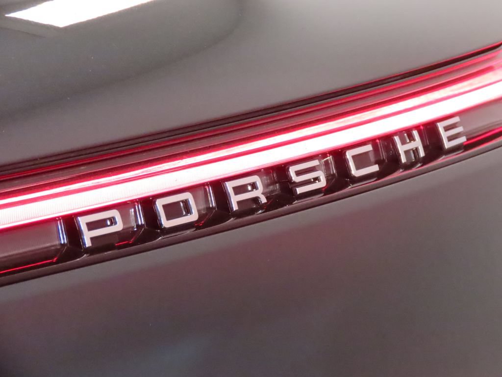 Certified 2026 Porsche Macan AWD/4WD image 12