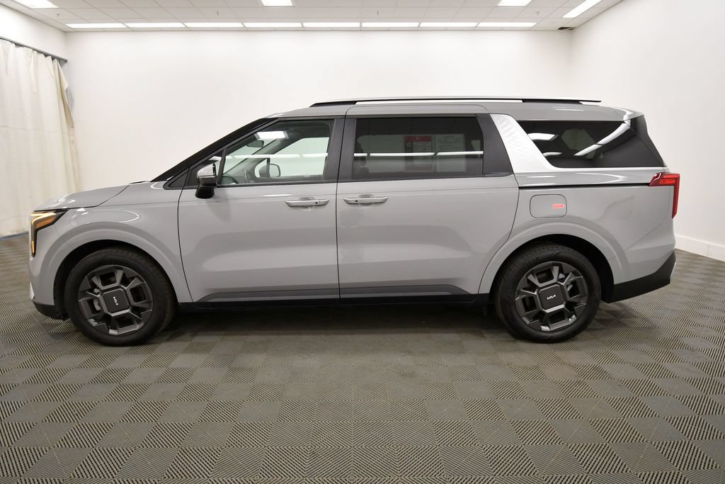 Certified 2026 Kia Carnival EX FWD image 4