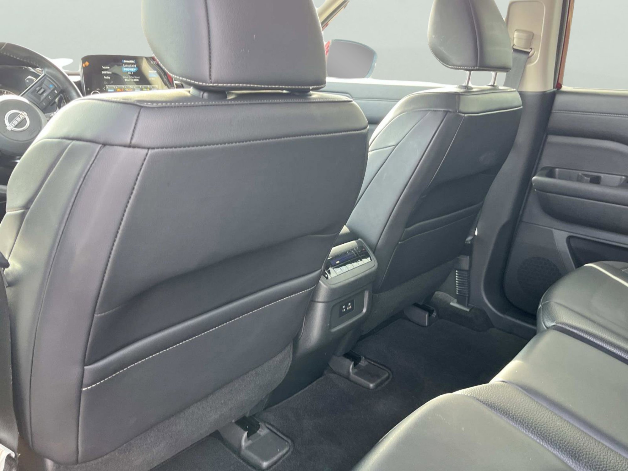 Used 2022 Nissan Pathfinder SL w/ SL Black Package image 20