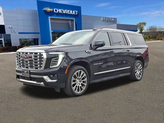 Used 2025 GMC Yukon XL Denali AWD/4WD image 33