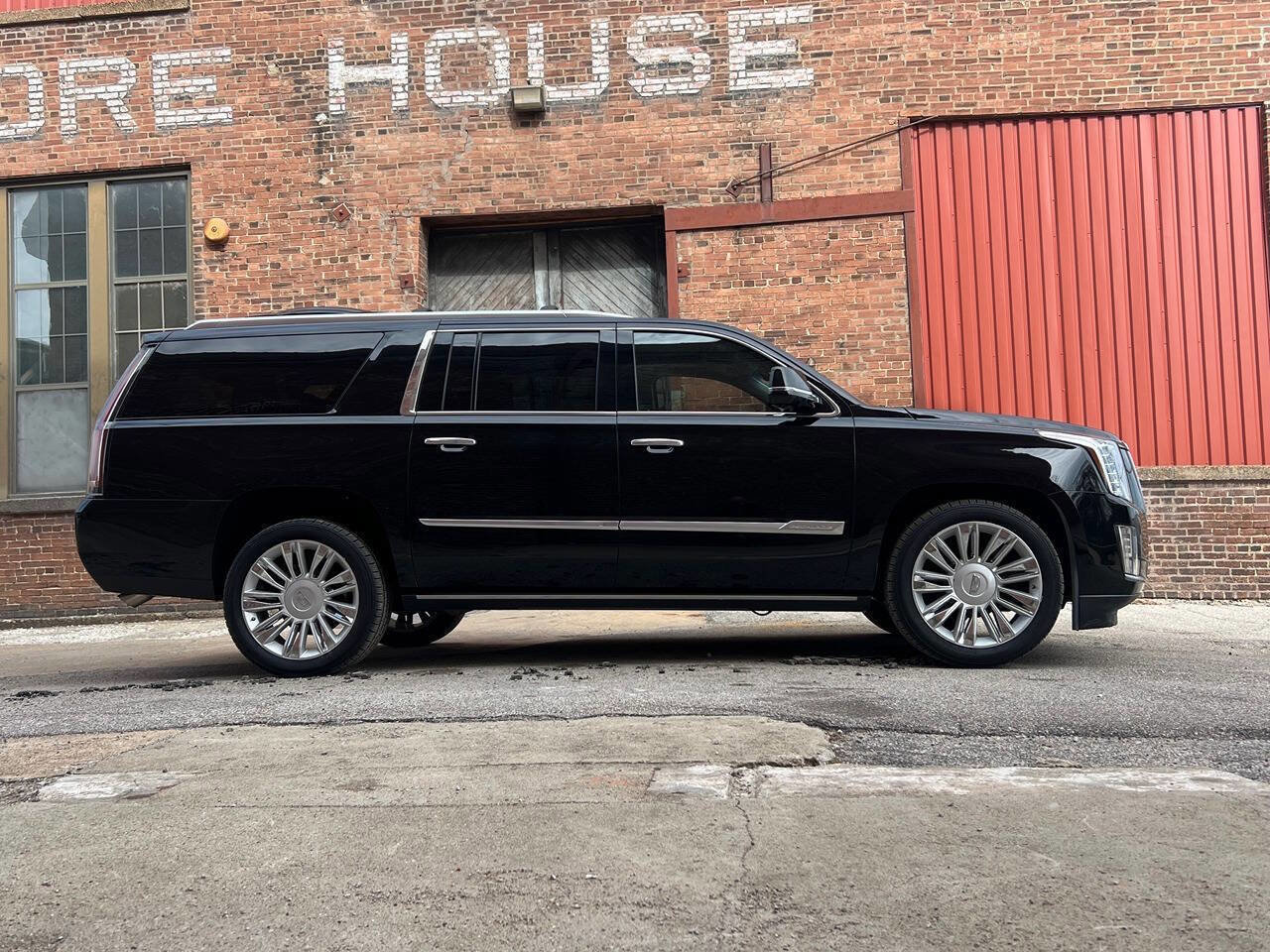 Used 2015 Cadillac Escalade ESV Premium image 26