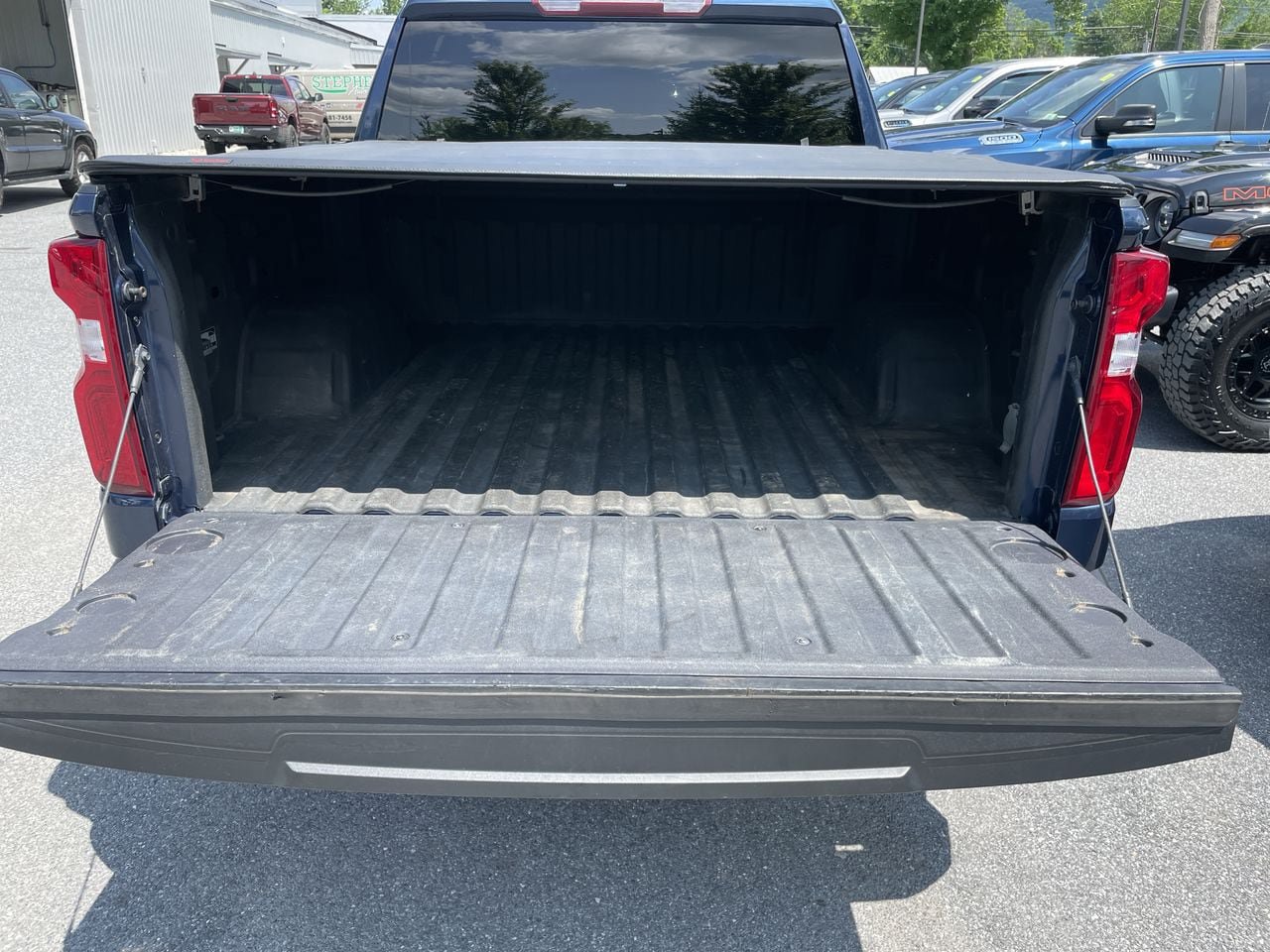 Used 2022 Chevrolet Silverado 1500 Custom w/ LPO, Blackout Package AWD/4WD image 38