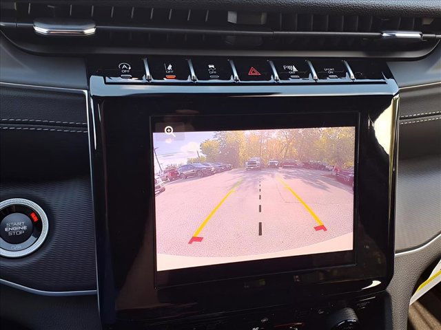 New 2025 Jeep Grand Cherokee Laredo X w/ Luxury Tech Group I image 15