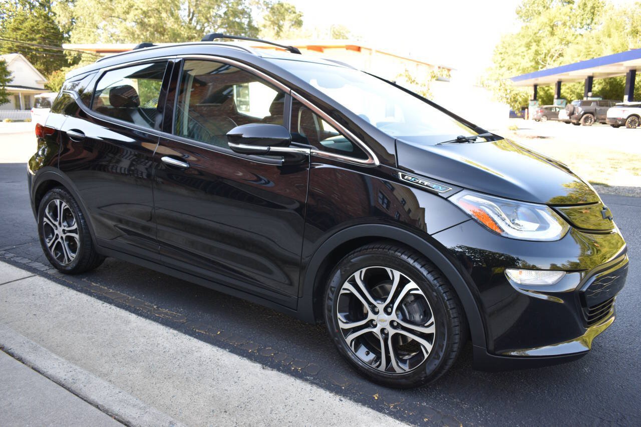 Used 2021 Chevrolet Bolt Premier w/ Infotainment Package FWD image 28