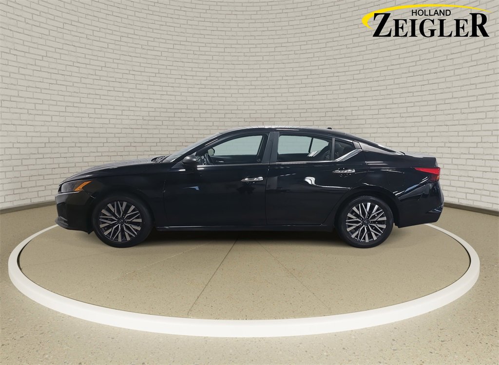 Used 2024 Nissan Altima 2.5 SV image 8