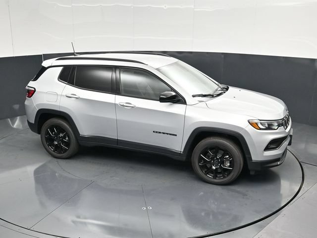 Used 2026 Jeep Compass Latitude AWD/4WD image 49