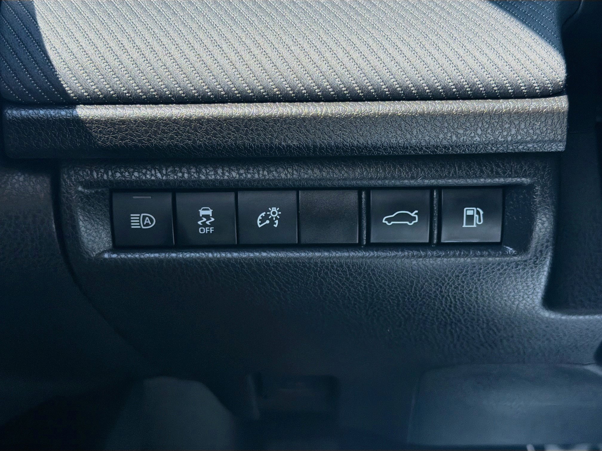 Used 2025 Toyota Camry SE FWD image 17