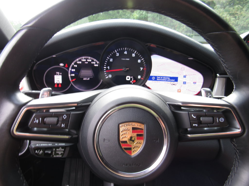 Used 2023 Porsche Panamera image 33