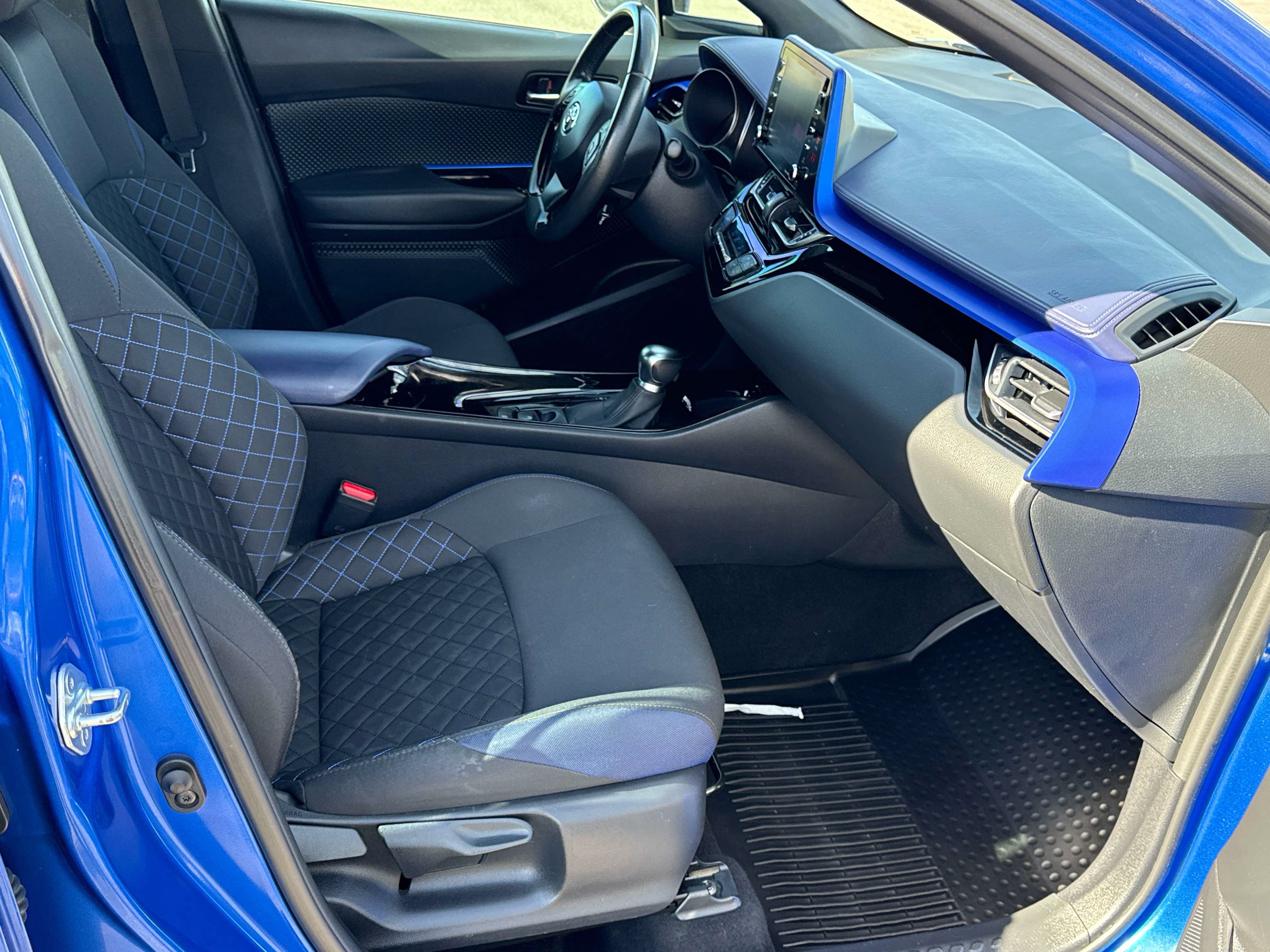 Used 2022 Toyota C-HR XLE FWD image 18