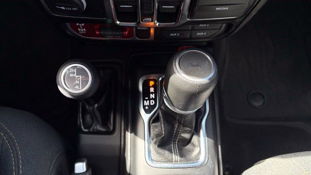 Used 2024 Jeep Wrangler Unlimited Sport AWD/4WD image 29