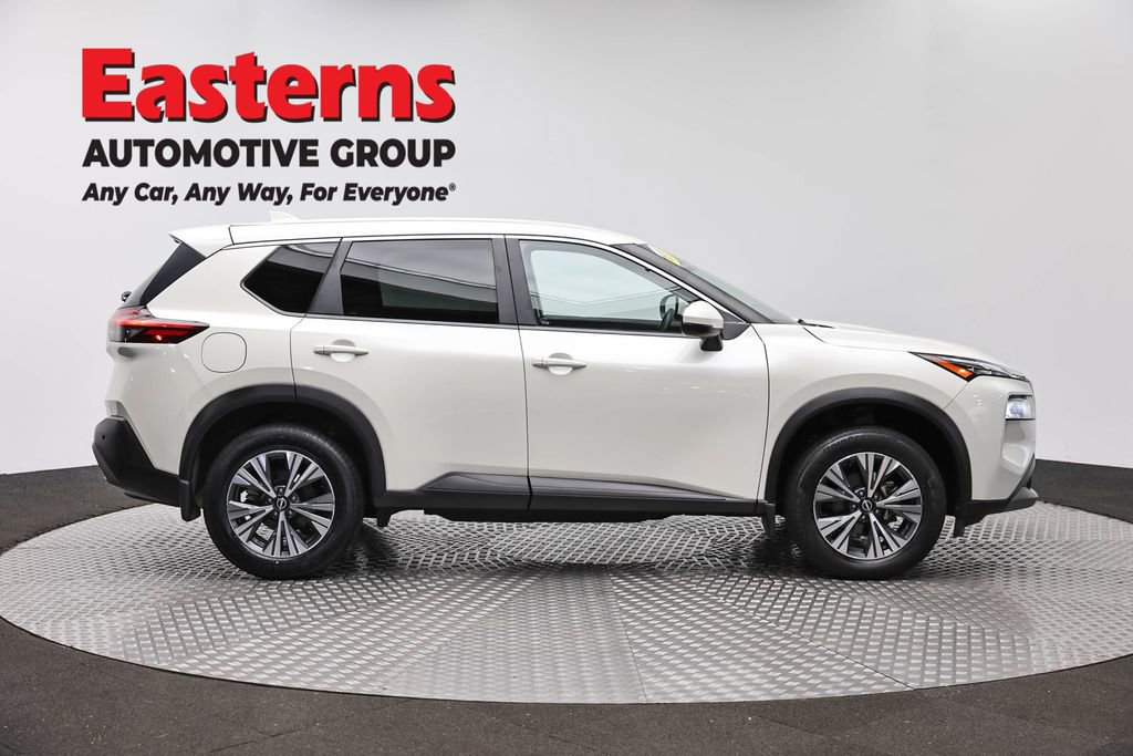 Used 2023 Nissan Rogue SV AWD/4WD image 4