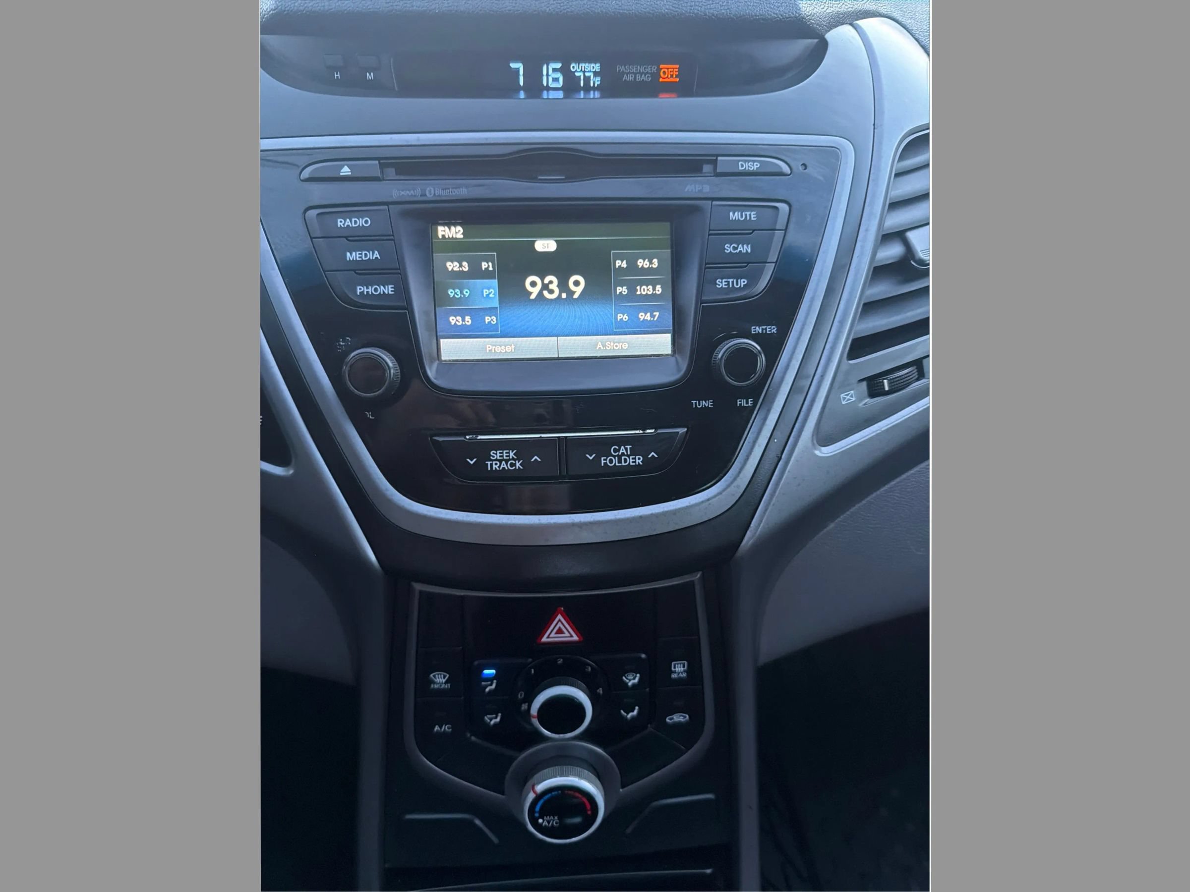 Used 2016 Hyundai Elantra SE w/ Option Group 02 FWD image 16