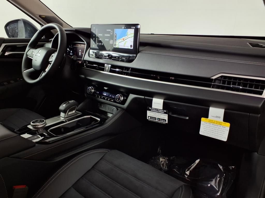 Used 2025 Mitsubishi Outlander SE FWD image 7