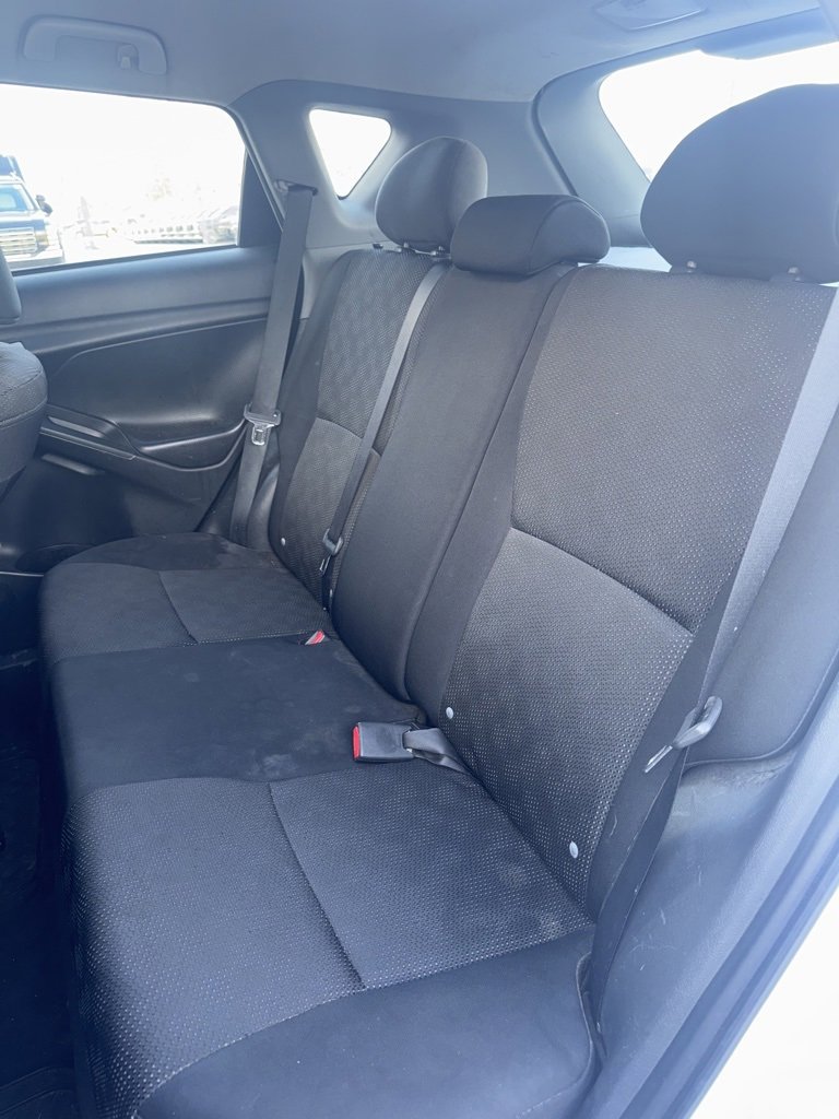 Used 2010 Pontiac Vibe w/ Preferred Package image 12