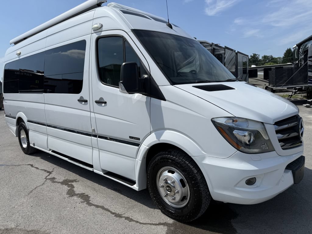 Used 2017 Mercedes-Benz Sprinter 3500 image 32
