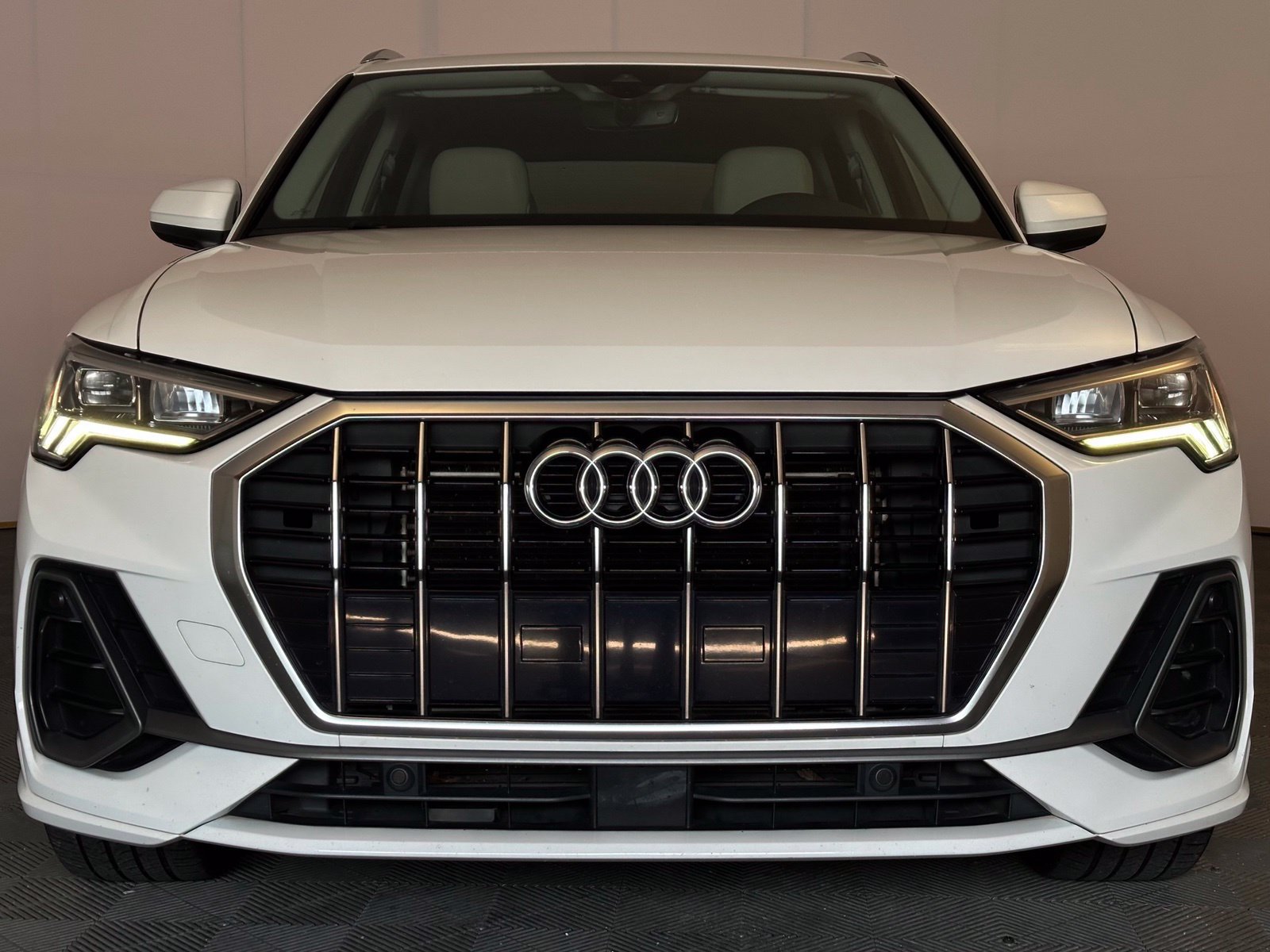 Used 2020 Audi Q3 2.0T Premium Plus w/ Premium Plus Package AWD/4WD image 21