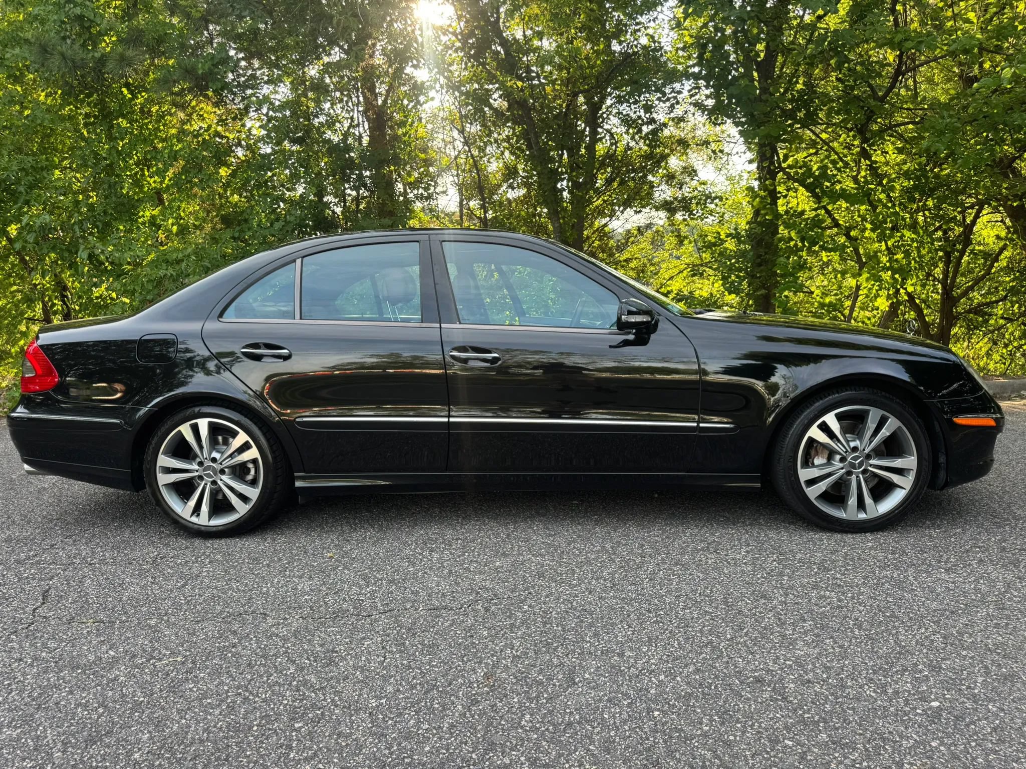 Used 2007 Mercedes-Benz E 350 Sedan image 4