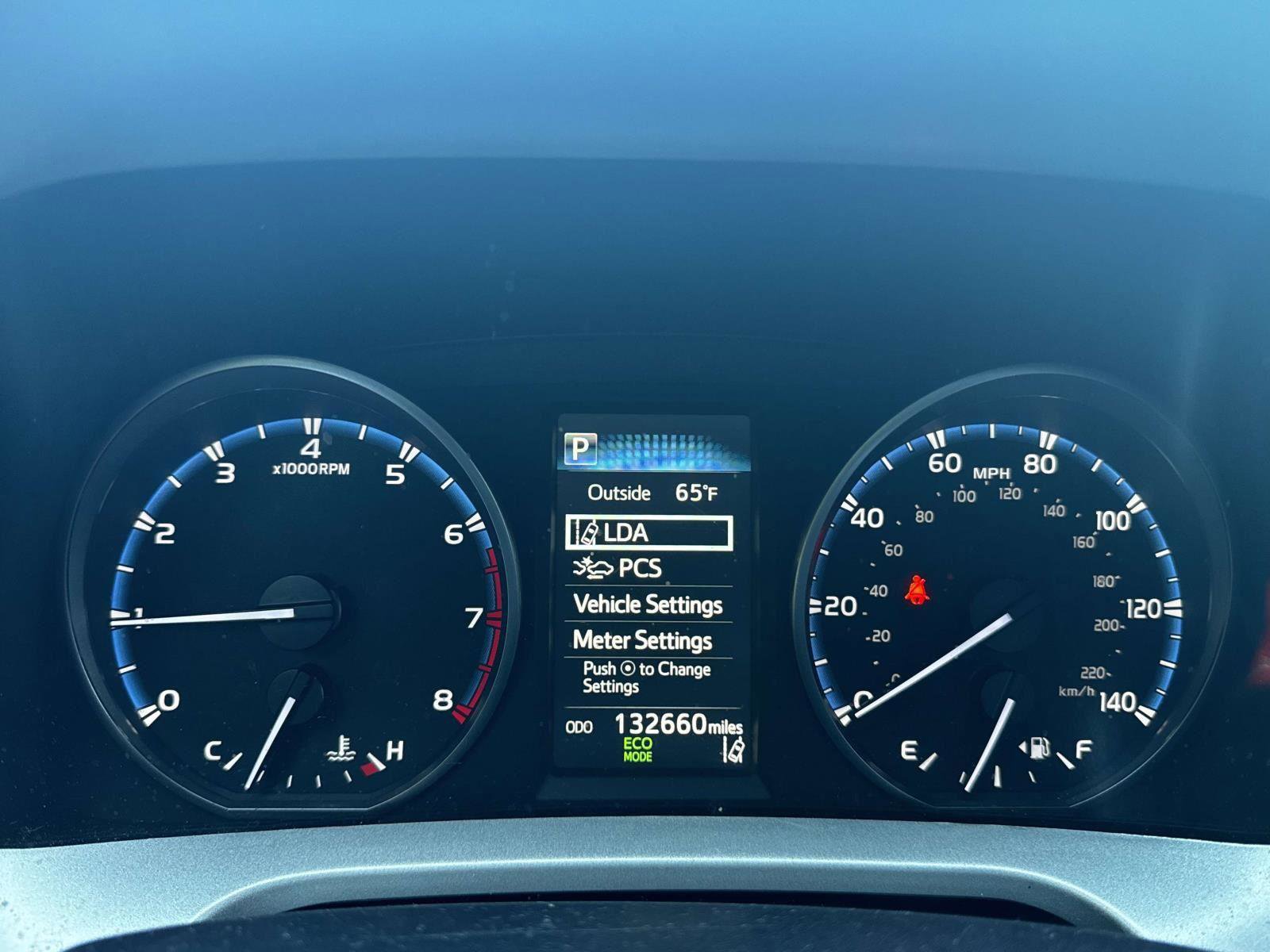 Used 2018 Toyota RAV4 LE w/ All Weather Liner Package AWD/4WD image 21