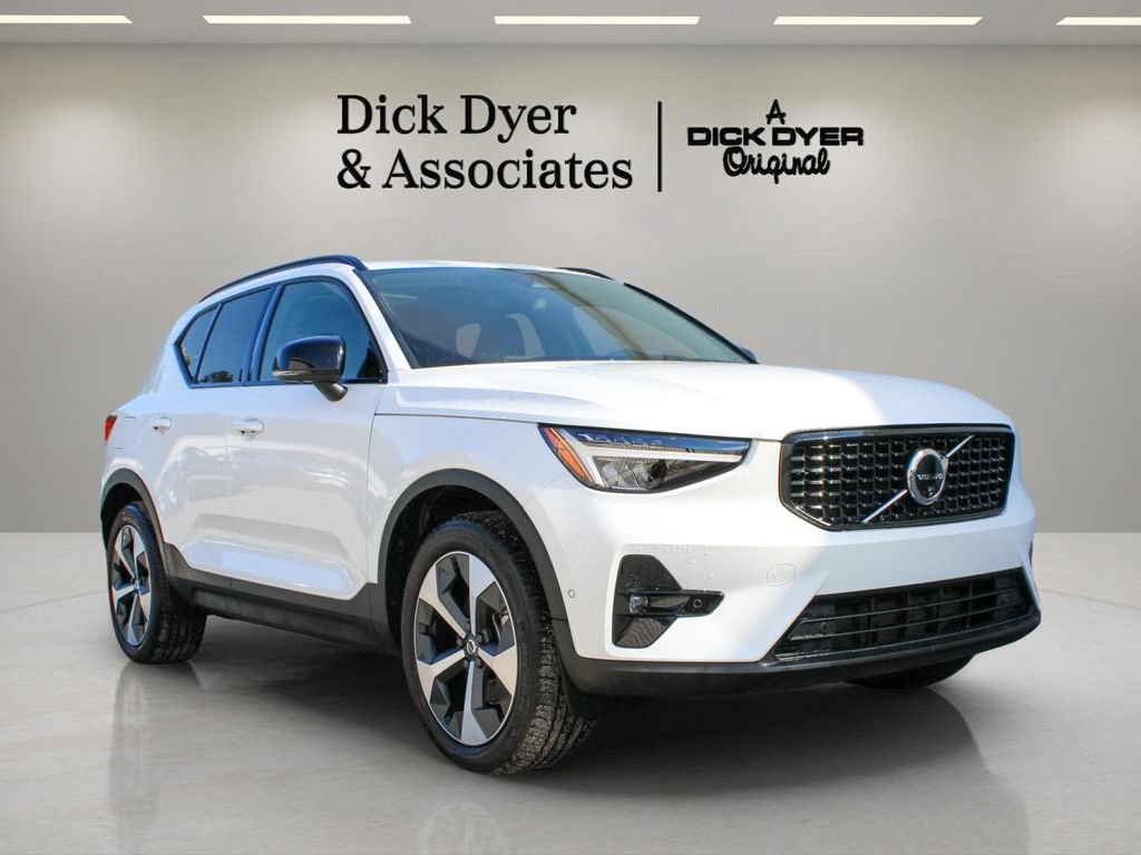 Certified 2025 Volvo XC40 B5 Plus