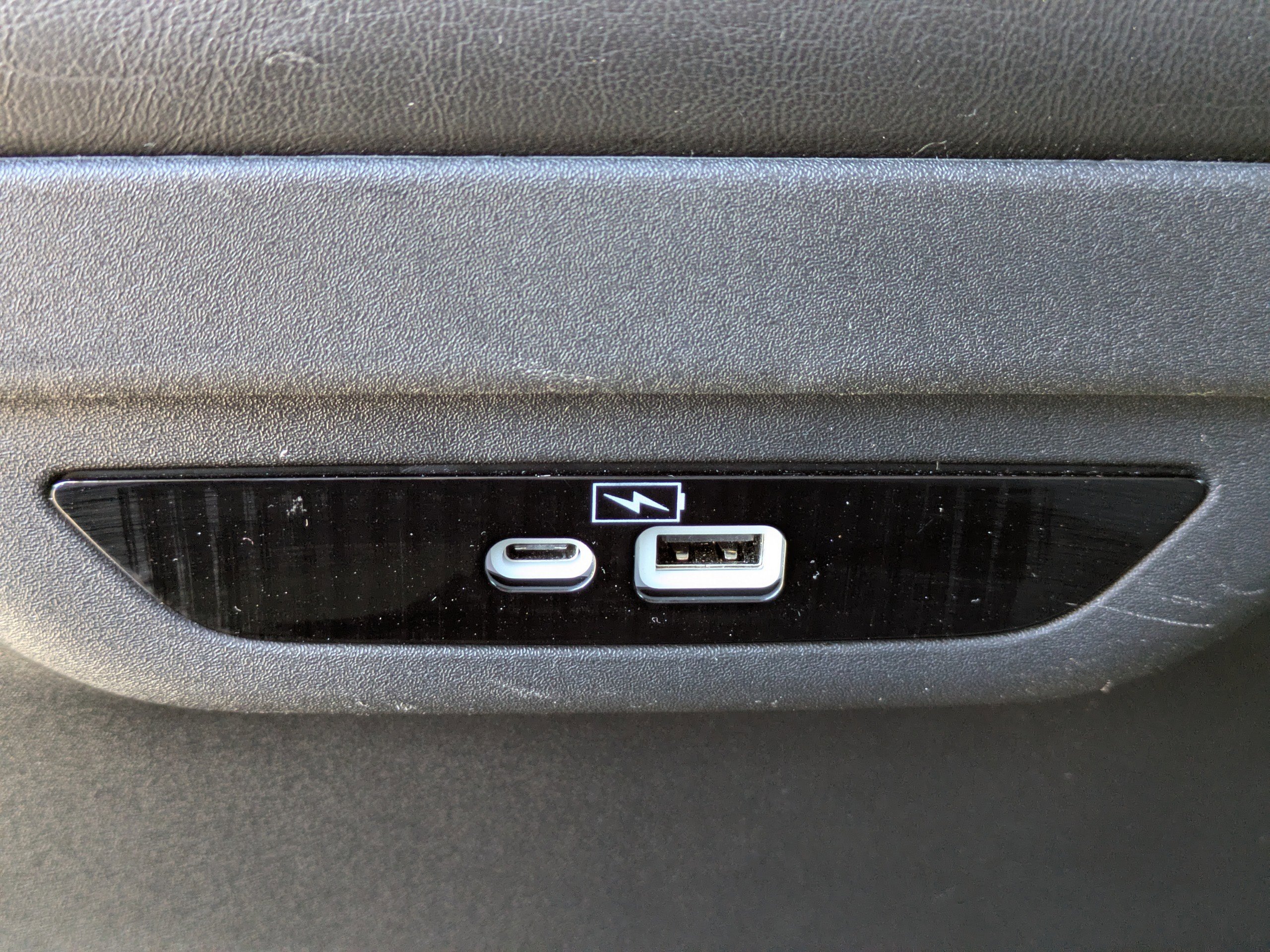 Used 2023 Chrysler Pacifica Limited image 16