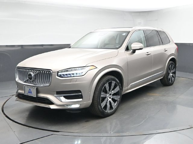Used 2024 Volvo XC90 B6 Plus w/ Protection Package Premier AWD/4WD image 3