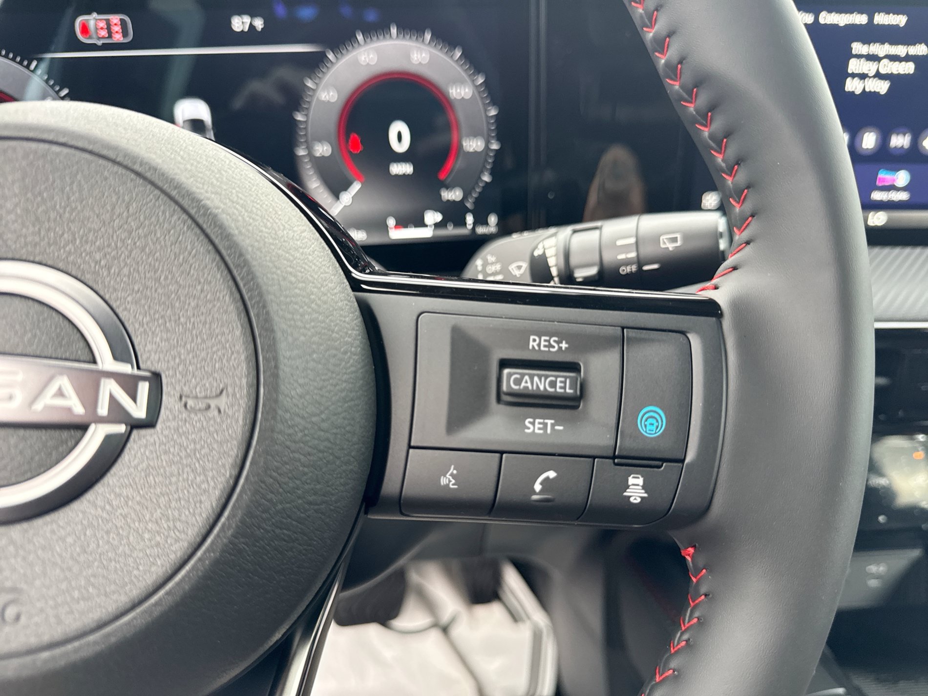 New 2027 Nissan Kicks SR FWD image 24
