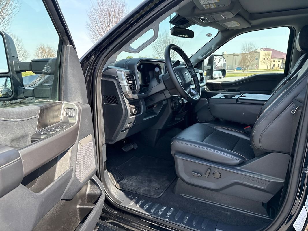 Used 2025 Ford F350 Lariat w/ Camper Package image 11