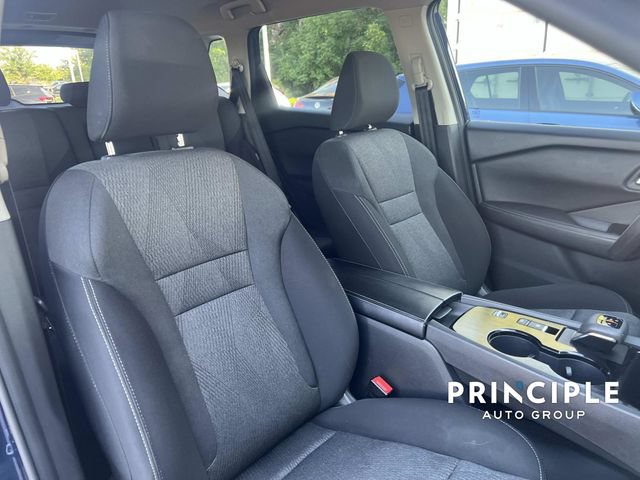 Used 2024 Nissan Rogue SV FWD image 31