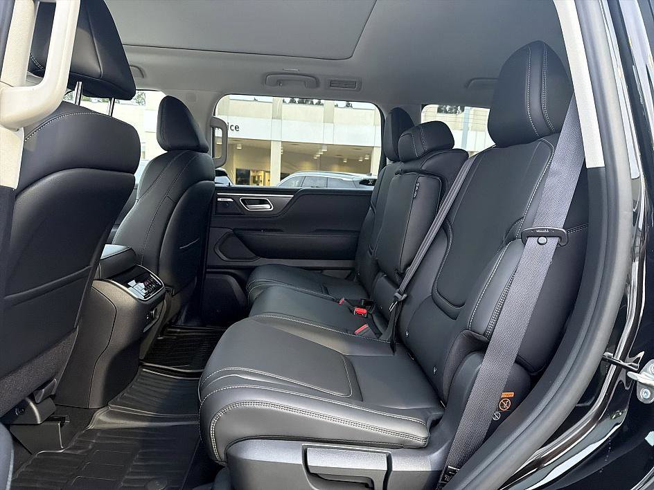 New 2026 INFINITI QX80 Pure w/ Cargo Package image 12