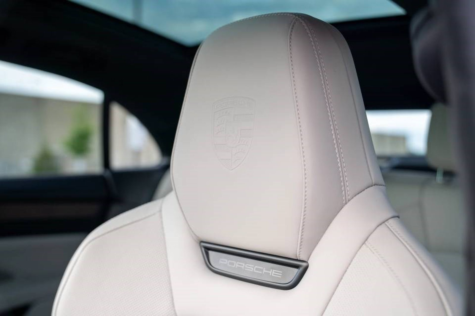 New 2026 Porsche Macan Turbo Electric AWD/4WD image 14