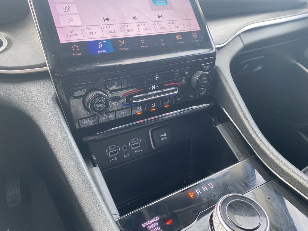 Used 2023 Jeep Grand Cherokee L Limited w/ Trailer Tow Group (B) image 3