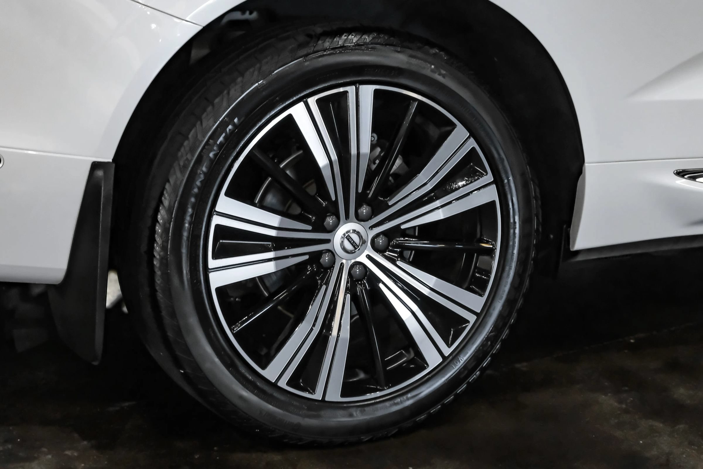 Used 2022 Volvo XC60 B5 Inscription w/ Advanced Package FWD image 48