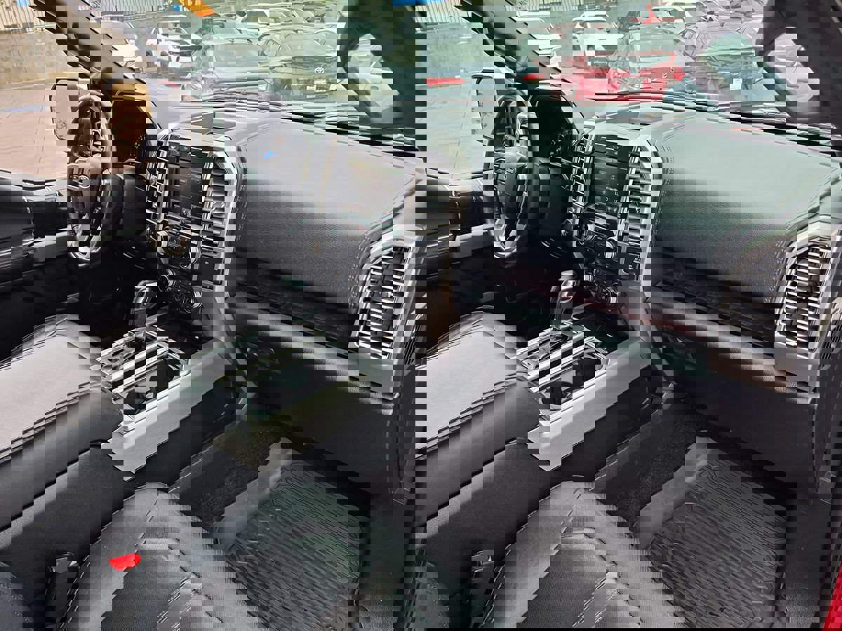 Used 2015 Ford F150 Platinum w/ Equipment Group 701A Luxury image 16