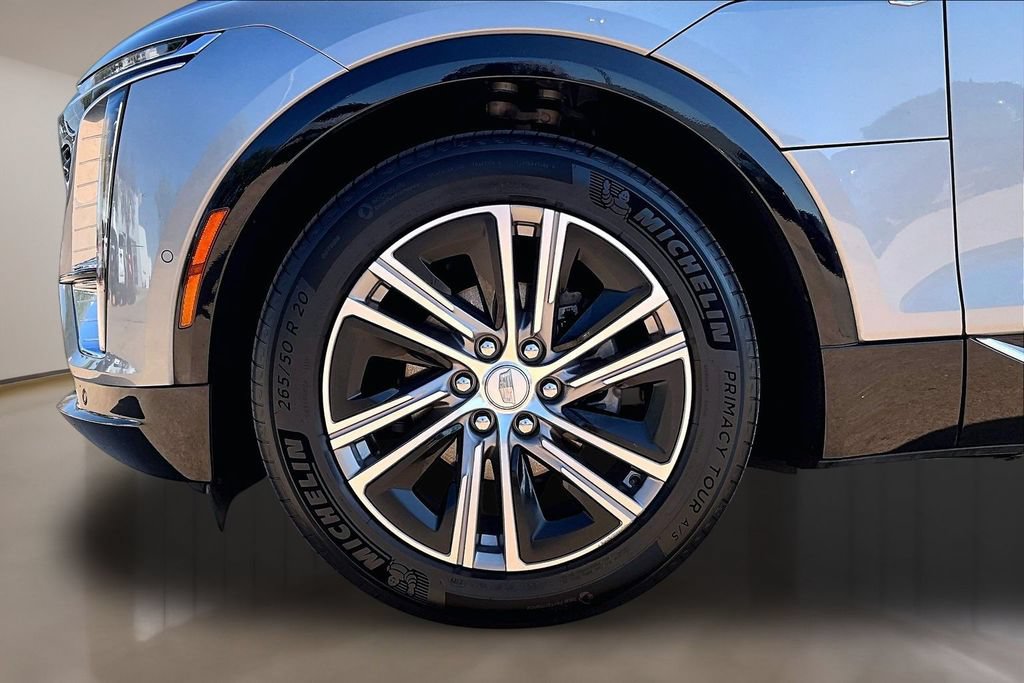 Used 2024 Cadillac Lyriq Luxury AWD/4WD image 8