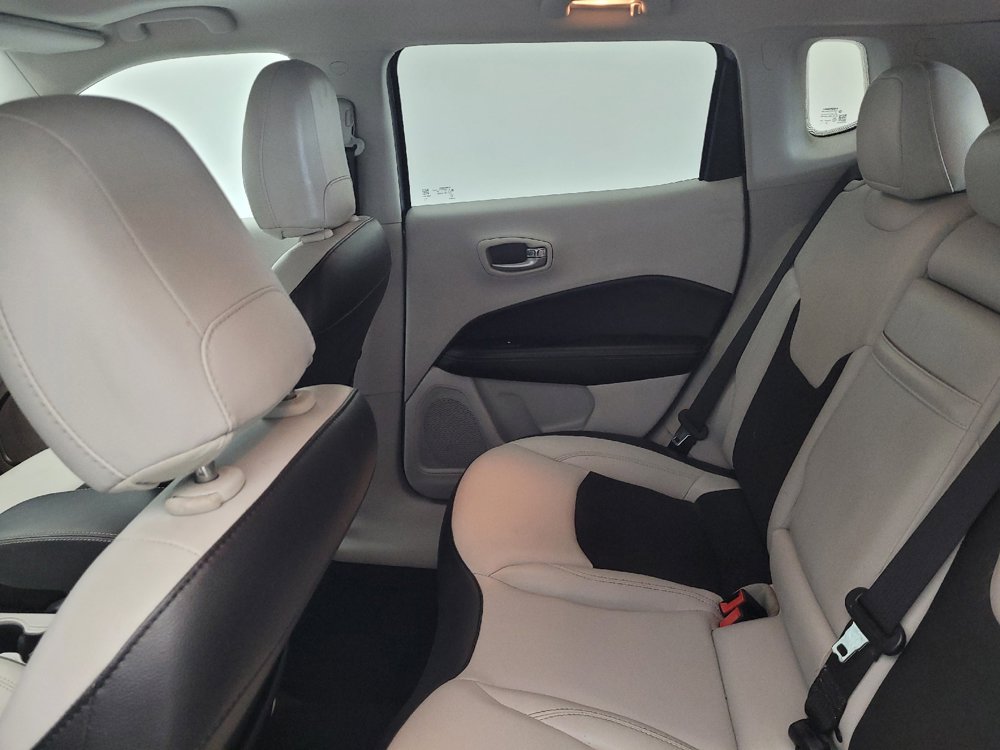Used 2019 Jeep Compass Latitude w/ Popular Equipment Group FWD image 18