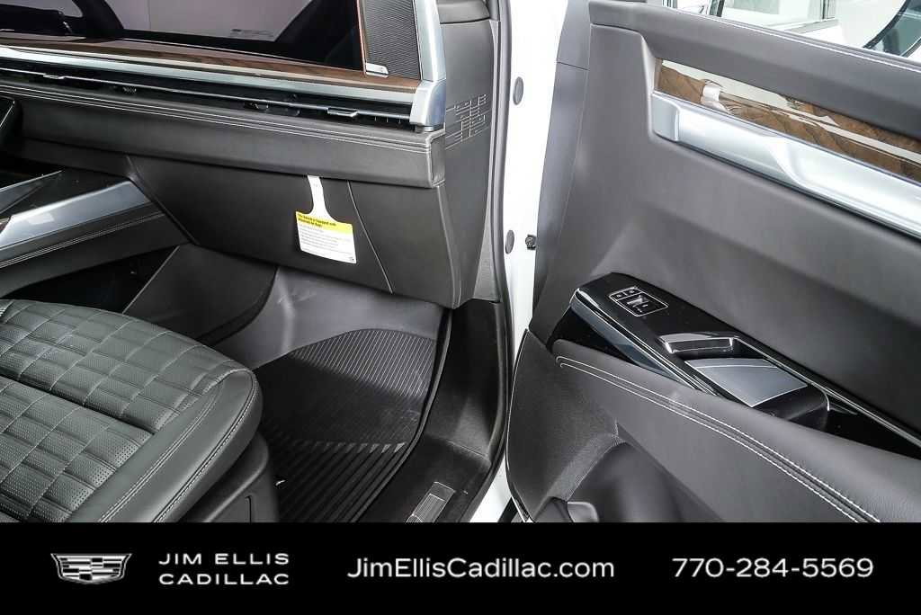 Certified 2026 Cadillac Escalade ESV Platinum Sport w/ LPO, ONYX Package AWD/4WD image 26