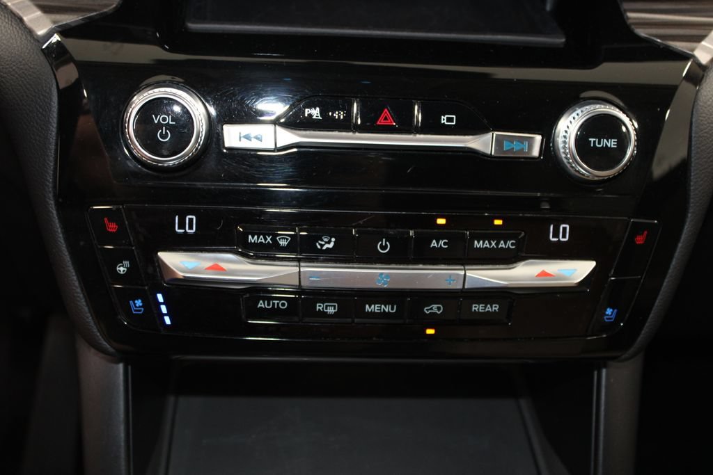 Used 2021 Ford Explorer Limited w/ Equipment Group 301A RWD image 46