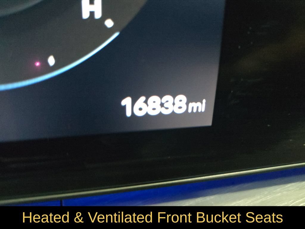 Certified 2025 Hyundai Santa Fe Limited AWD/4WD image 18