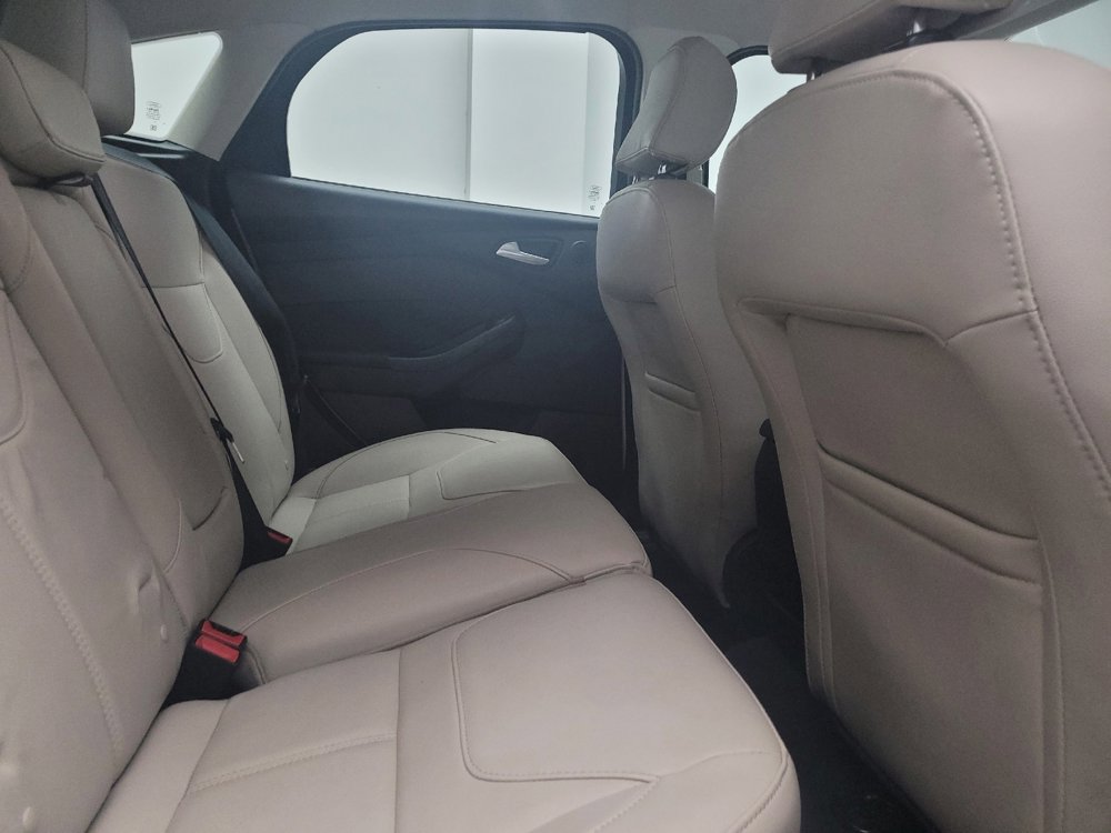 Used 2018 Ford Focus Titanium image 19
