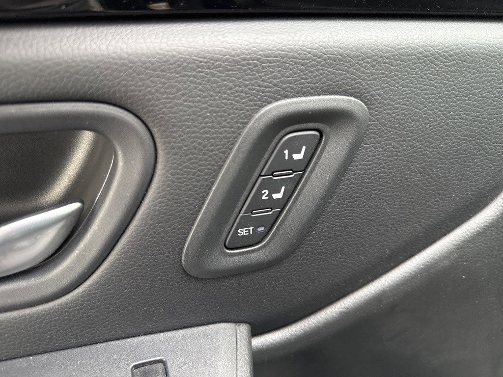 Certified 2025 Honda Pilot Touring image 8