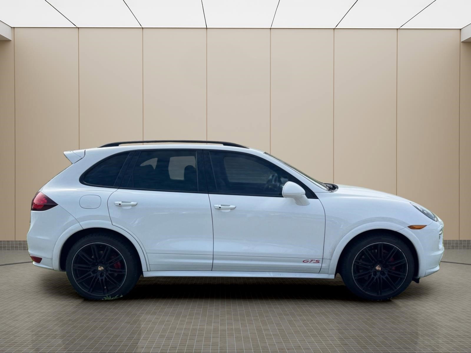 Used 2014 Porsche Cayenne GTS AWD/4WD image 13