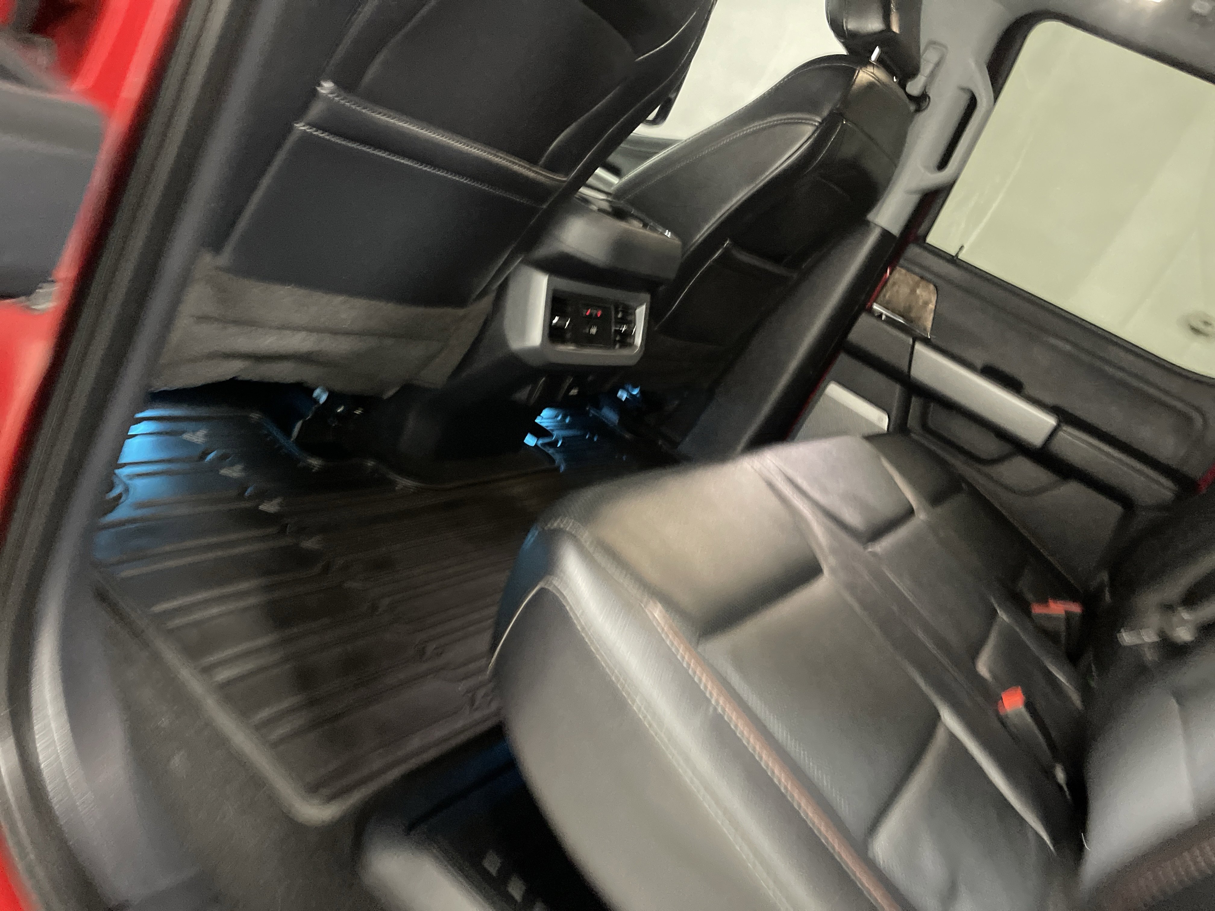 Used 2024 Ford F250 Lariat w/ Sport Appearance Package image 17