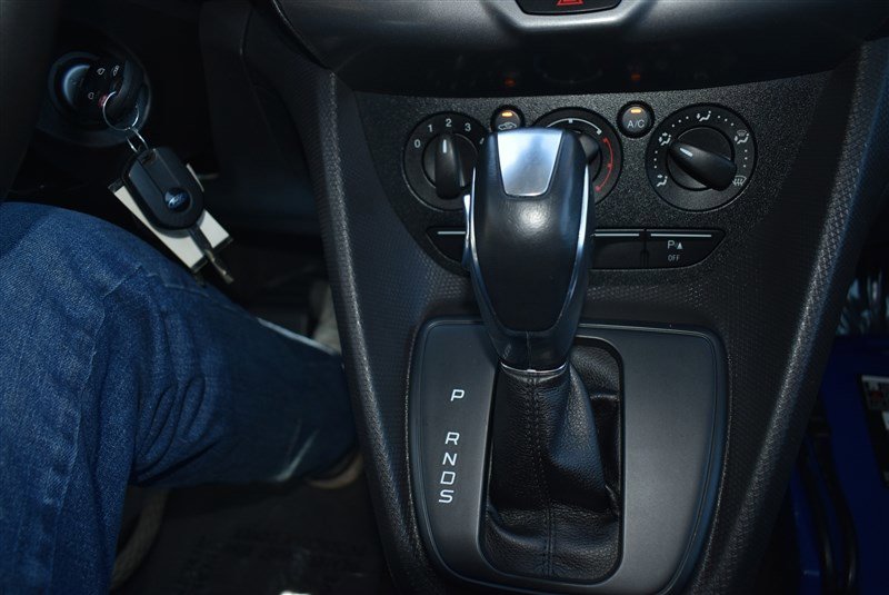 Used 2018 Ford Transit Connect XLT FWD image 16