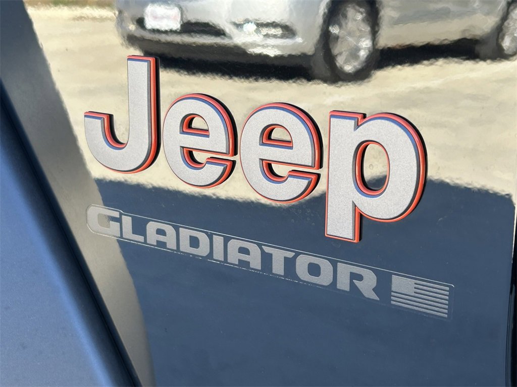 Used 2025 Jeep Gladiator Mojave w/ Safety Group image 11