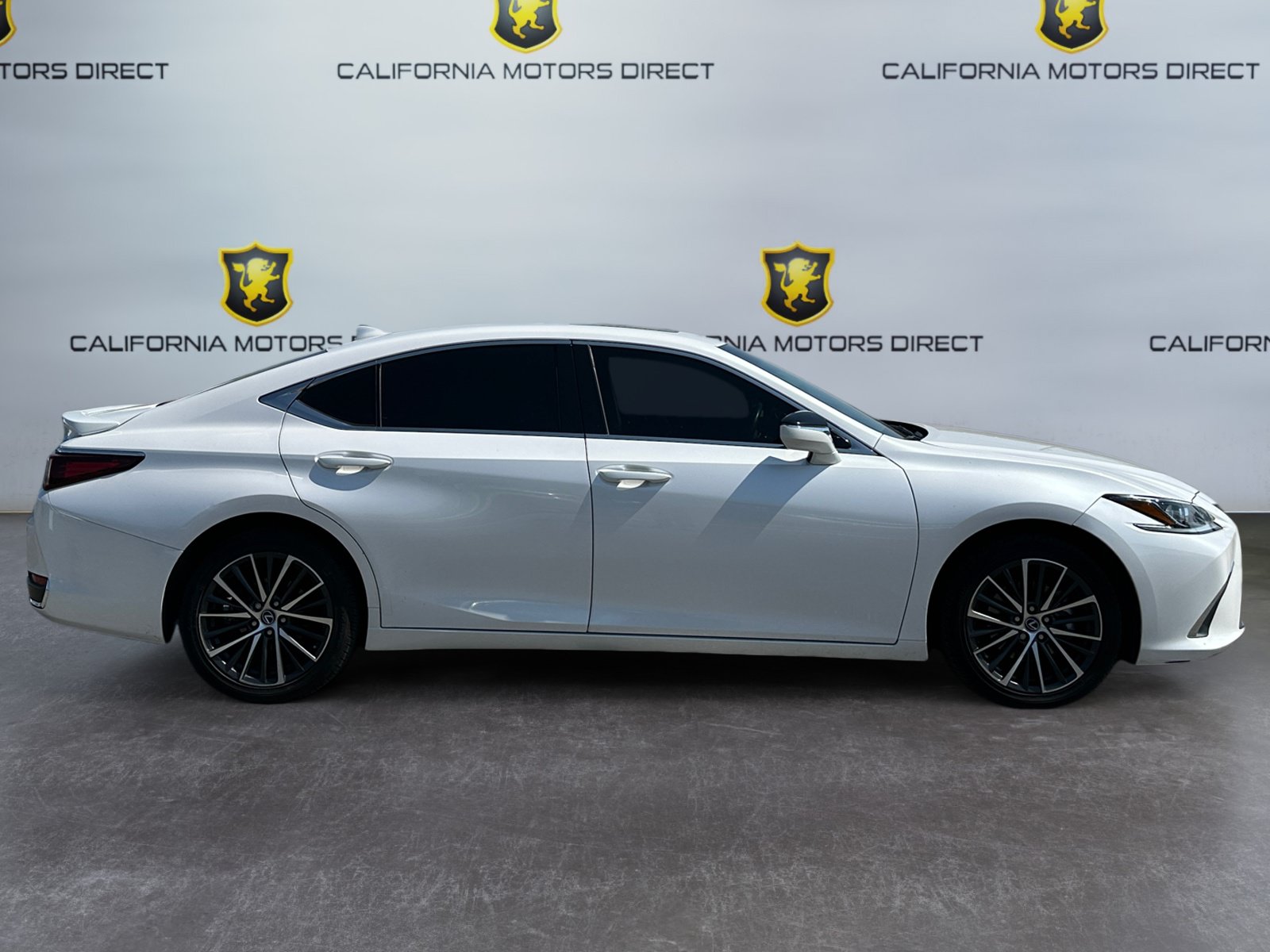 Used 2023 Lexus ES 300h w/ Premium Package FWD image 6