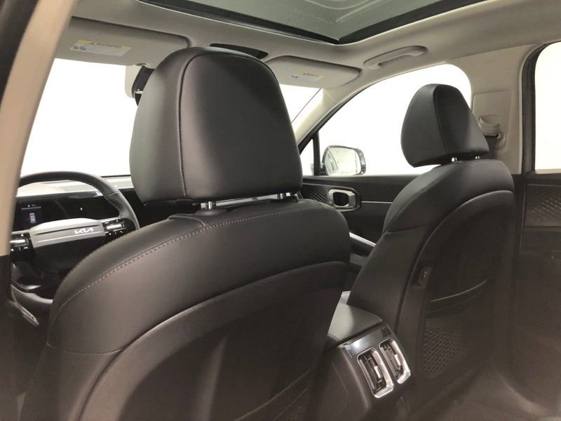 New 2026 Kia Sorento S w/ S Panoramic Sunroof Package image 17