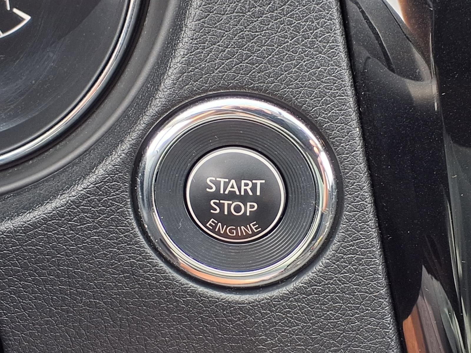 Used 2018 Nissan Rogue SV AWD/4WD image 26