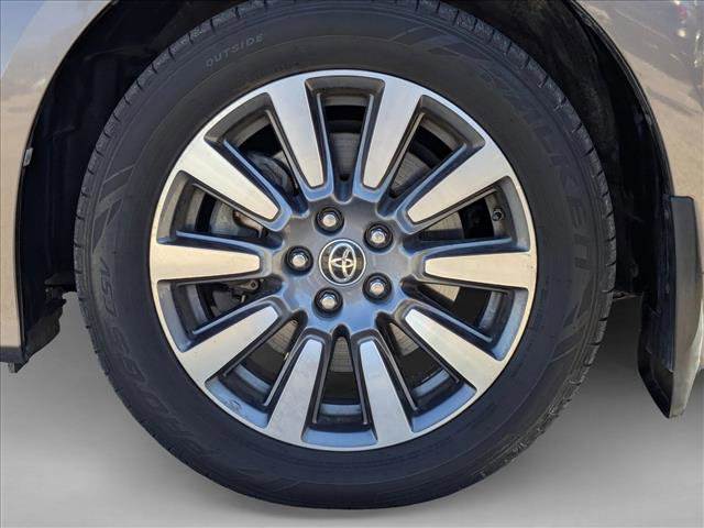 Used 2020 Toyota Sienna XLE w/ XLE Navigation Package image 29