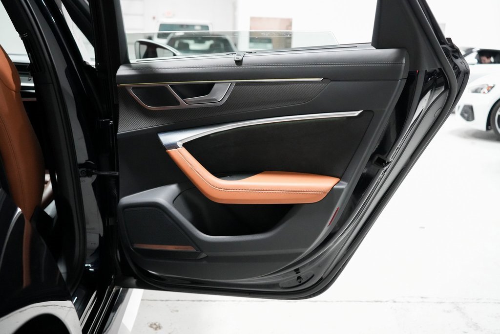Used 2021 Audi RS 6 w/ Executive Package image 40