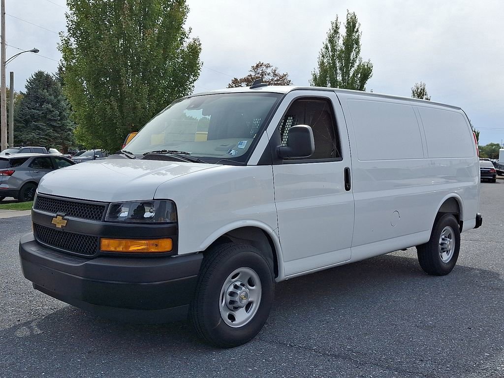 New 2025 Chevrolet Express 3500 w/ Driver Convenience Package image 3
